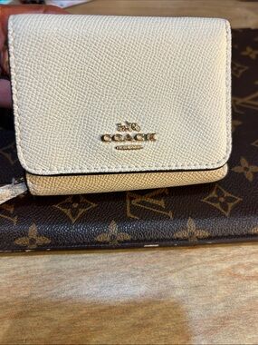 Coach Compact Pebbled Leather Wallet in Cream and Tan